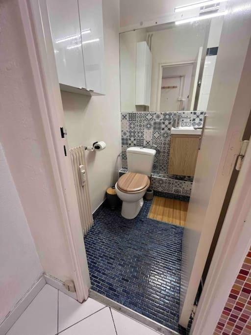 Studio Situe A 5 Min Du Chateau De Versailles Et Stationnement Gratuit Versalhes Exterior foto